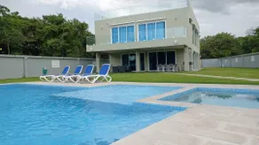 #1 Villa with a swimming pool, jacuzzi, pool table, and ping pong. - Image 2
