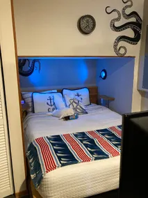 ”Captains Quarters” - Image 5