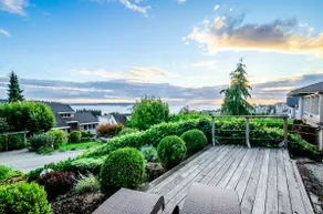 Beach house- Stunning Ocean & City Views | West Van Retreat - Image 4