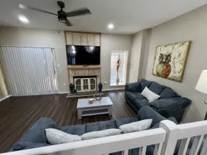 Convenient, spacious 3BR 2.5BA WITH PARKING - Image 4