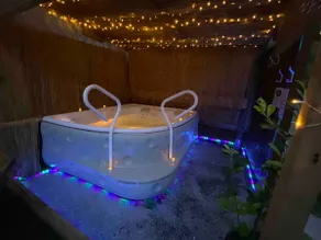 Chalet kota Lovers Nest jacuzzi private - Image 4