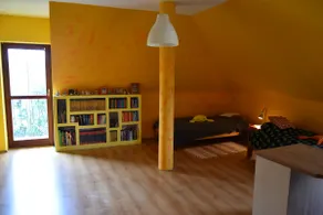Comfortlable house with garden - Image 3