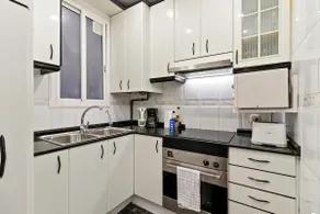 Cozy 3bed Flat With Balcony Close to Plaza España! - Image 5