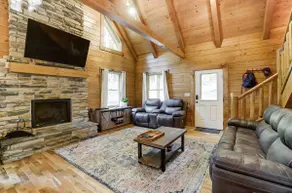 Log Hollow: Spacious & Secluded Luxe Log Cabin - Image 5