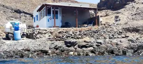 Seaside house on the waterfront - Image 3