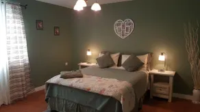 Amazing value,minutes to the beach 2 bedrooms - Image 5