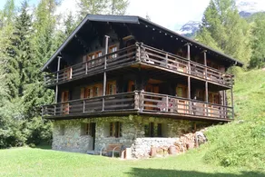 Traditional chalet (S3) - Image 3
