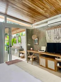 Guesthouse III w private pool and tub - Image 4