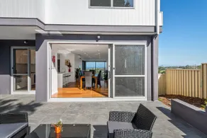 Modern big entire home. Ocean View. Walk to Beach! - Image 5