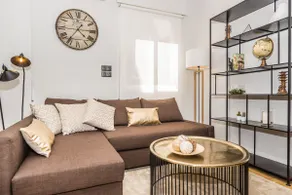 Great Location! CALLAO SQUARE - Image 5