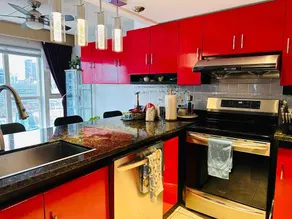 Excellent location-Entire Stylish Condo-1 parking - Image 5