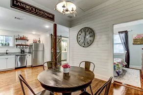 2BR Historic Cottage | 4 blocks to Forsyth Park - Image 5