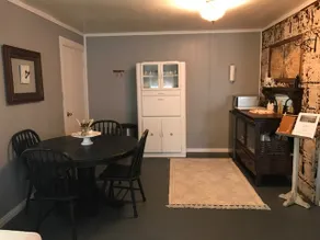 SMITHVILLE GUEST HAUS - Image 3