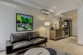 B03–Close to Old Quebec, modern & comfortable - Image 2