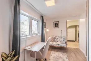 Hotel-Quality Small Apartment | Downtown Retreat - Image 5