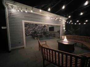 Cabana style vacation home, w/HOT TUB & easy stroll to beach, sleeps 16.  - Image 4