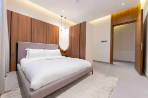 Spacious Al Wadi Home with Free Parking - Image 4