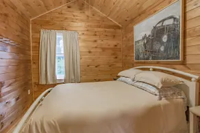 Snug Cabin by Lake Glenville - Image 5