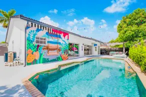 Flamingo Resort•5 B room•Hot tub Pool•Game Room•BBQ - Image 2
