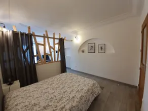 Renovated house with garden - Image 5