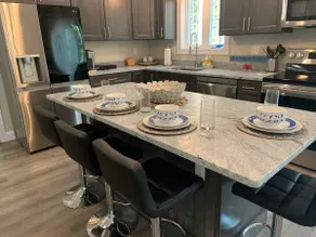Shipbuilder’s Retreat sleeps 6, 5 minutes to Harbor - Image 4