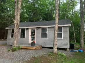 Quaint cabin in the woods on Sebasticook Lake - Image 2