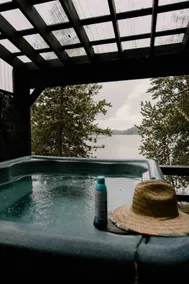 Woodland Beach Drive Lake House w/Private Hot Tub - Image 2