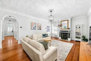 Tullawong House | 3PM Check out | Dog Friendly - Image 2