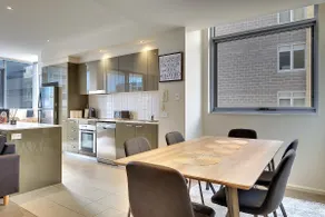Huge Metropiltan apartment in the Heart of City - Image 2