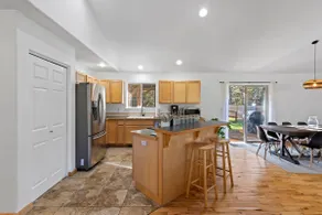Swan Rd Getaway w/Hot Tub & AC - Near Mt. Bachelor - Image 4
