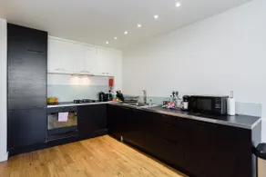 Chic Urban 2 Bedroom Apartments - Image 2