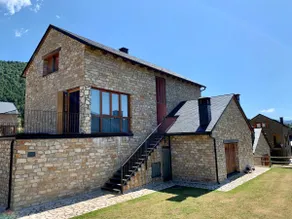 Casa Mya. A Modern Duplex in the Spanish Pyrenees - Image 2
