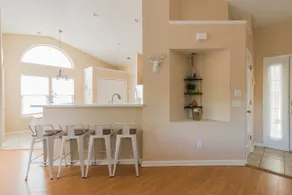 Cozy 3BR/2BA in North Lake Area - Image 4