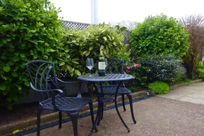 Park Cottage with Views of Manor Gardens - Image 5