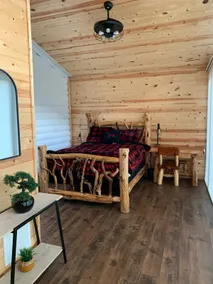 Cabin on the Lake - Image 5