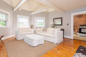 Spacious Victorian Tower Apartment - Image 4