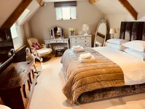 Boutique Cotswold self-contained cottage - Image 2