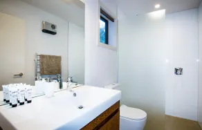 Lismore Luxury 2, 5 mins walk to town, lake views - Image 3