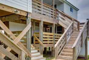 Scarborough town Surfstead w/ hot tub - Image 2