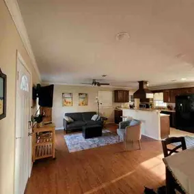 Flip-flop Inn - Image 2