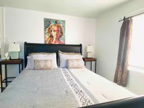 Heritage Cozy Flat-Heart of Downtown Charlottetown - Image 2