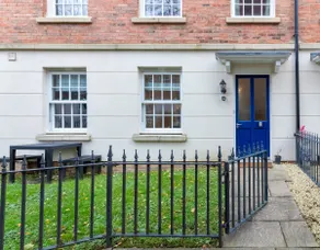 2 bedroom apartment - Shrewsbury town centre - Image 2