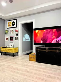 Chicago 4BR Home with 10 Beds – Sleeps a Crowd - Image 4