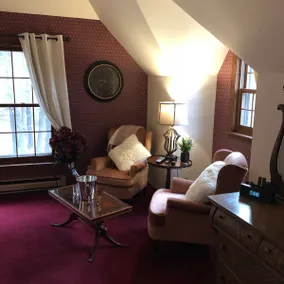Beautiful 6 bedroom Home in the City - Image 4