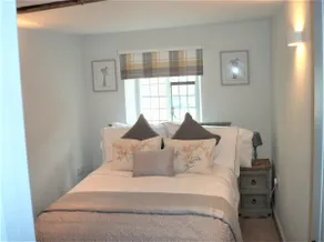 Golden Key Lodge New Forest Romantic 2-6 People - Image 3