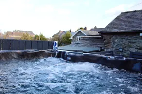 Brackendale Luxury Townhouse, hot Tub,sauna, Games - Image 2