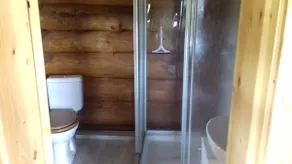 Canadian-style log cabin - Image 5