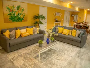 Elegant suite in a Home ! - Image 3