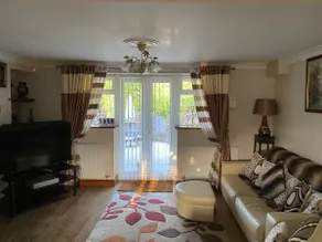 Quiet Retreat with peaceful surroundings, parking - Image 3