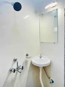 Luxurious Pool Villa Near Fatehsagar/ Pichola lake - Image 4